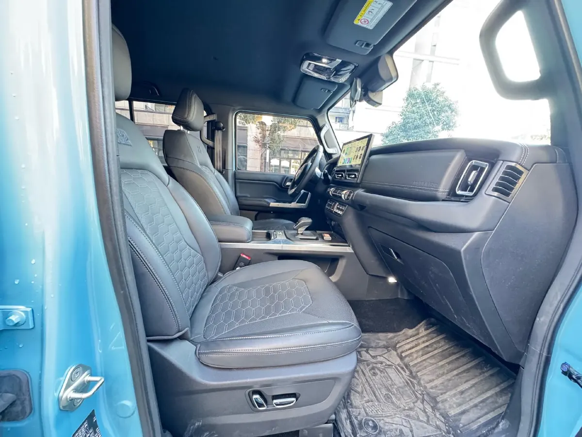 2025 212 212 T01 2.0T 252HP L4 8AT,autocango,china used car exporter,china ev exporter,chinese used car exporter,chinese used ev exporter