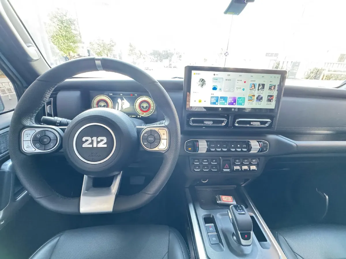 2025 212 212 T01 2.0T 252HP L4 8AT,autocango,china used car exporter,china ev exporter,chinese used car exporter,chinese used ev exporter