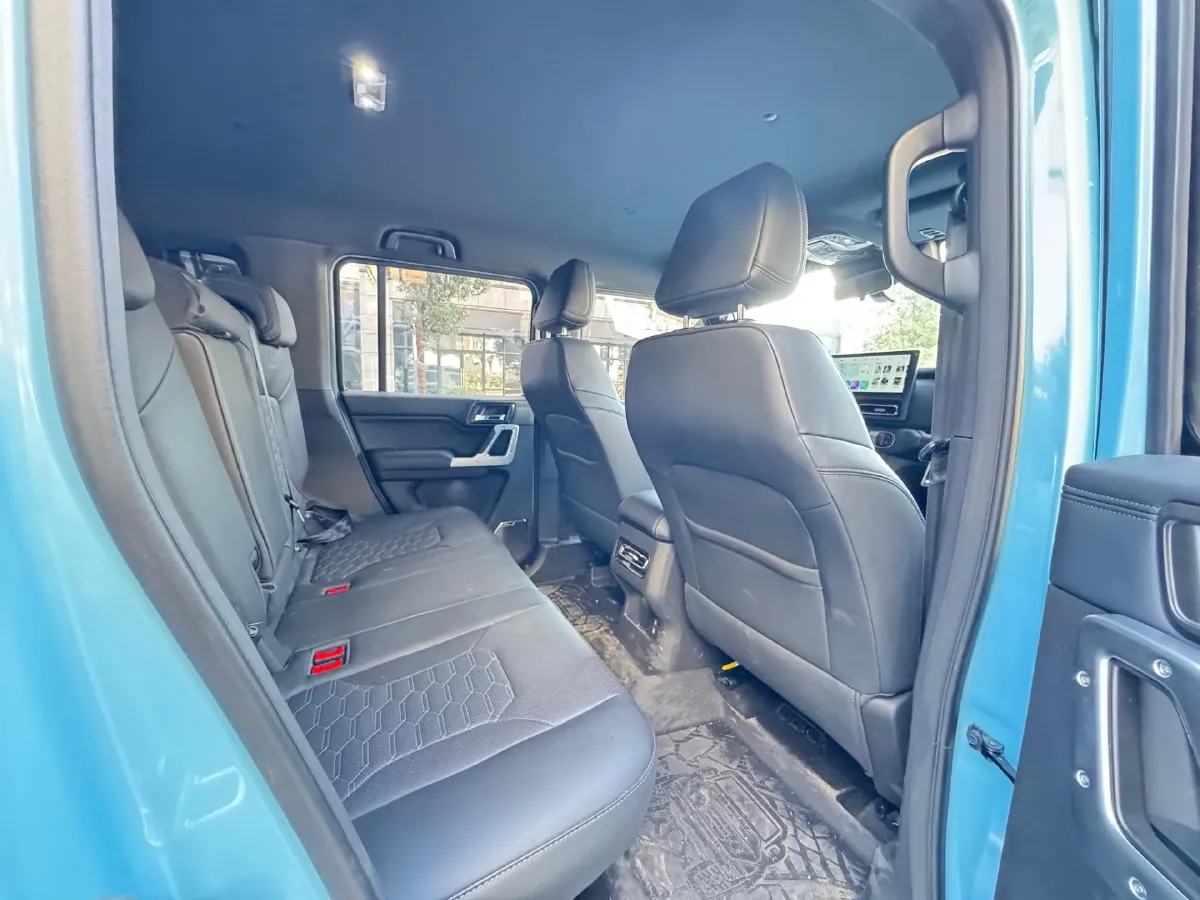 2025 212 212 T01 2.0T 252HP L4 8AT,autocango,china used car exporter,china ev exporter,chinese used car exporter,chinese used ev exporter