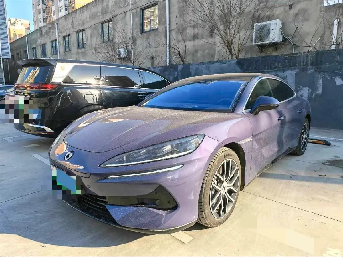 2024 Denza DenzaZ9 2.0T 207HP L4 E-CVT PHEV 38.5KWH