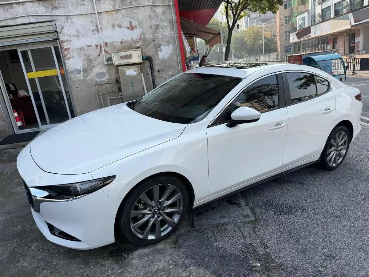 2021 Mazda 3 Axela 2.0L 158HP L4 6AT