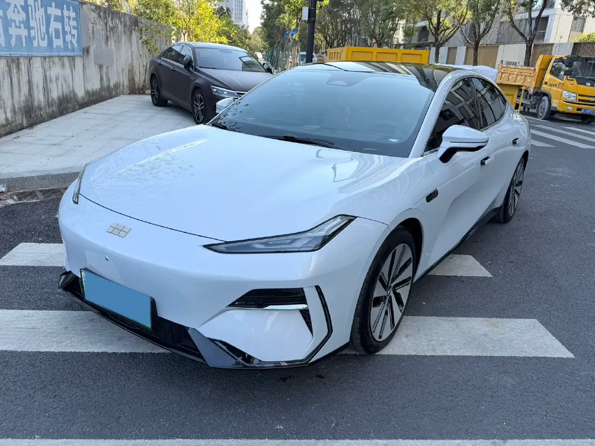 2024 Geely Galaxy E8 BEV 76KWH