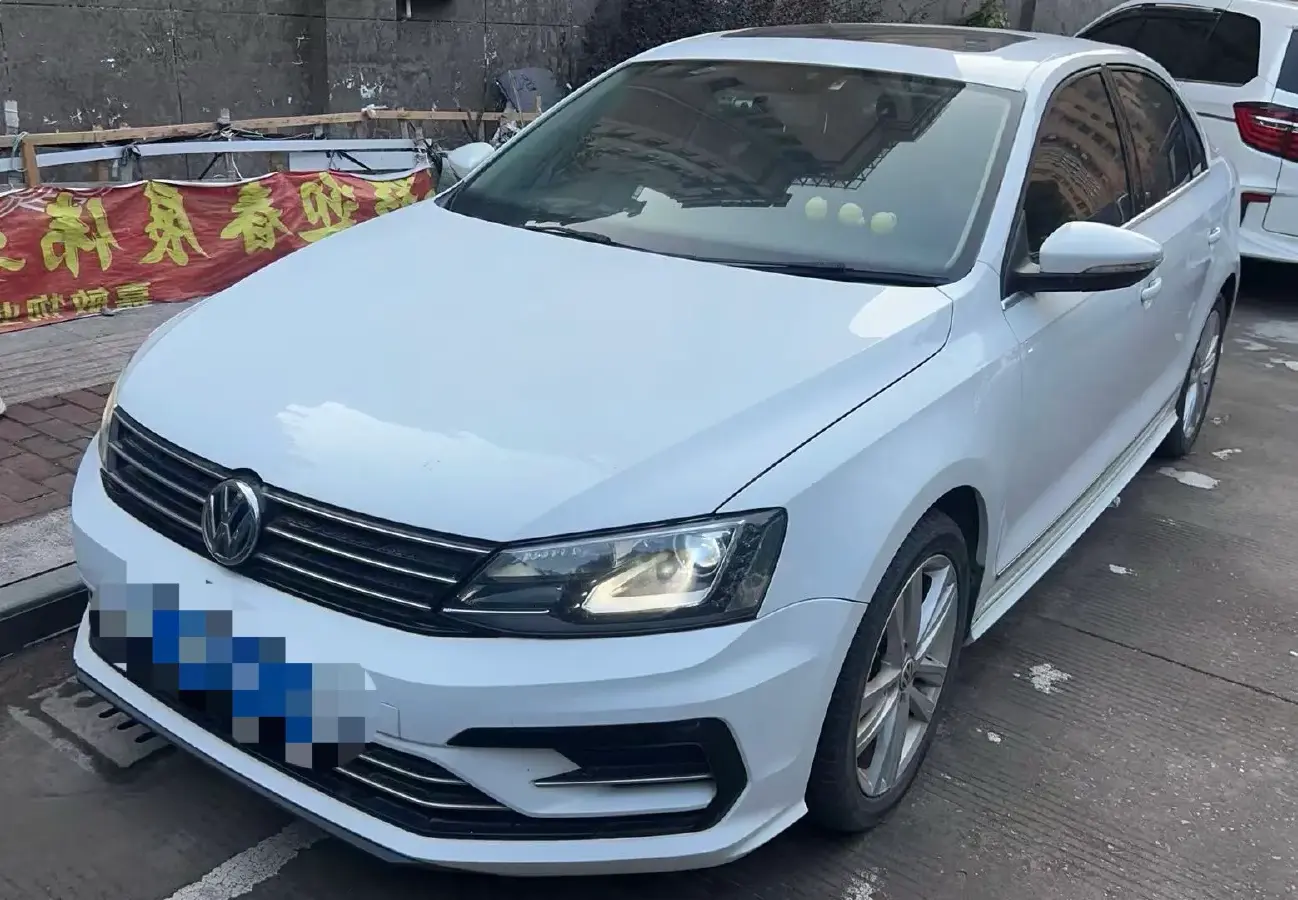 2018 Volkswagen Sagitar 1.4T 150HP L4 7DCT