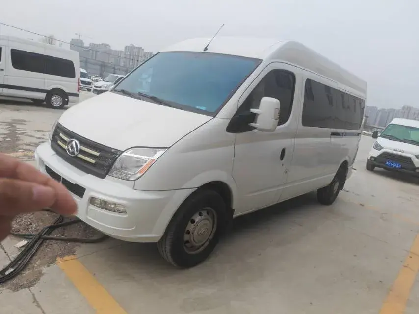 2023 MAXUS XinTu V80 2.0T 139HP L4 6MT