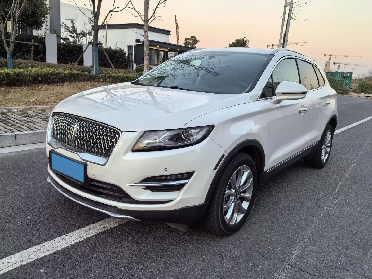 2019 Lincoln MKC 2.0T 203HP L4 6AT