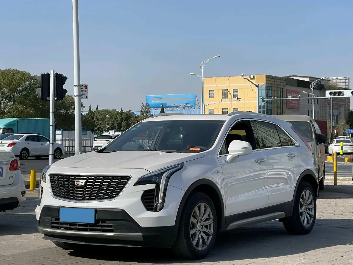 2020 Cadillac XT4 2.0T 241HP L4 9AT