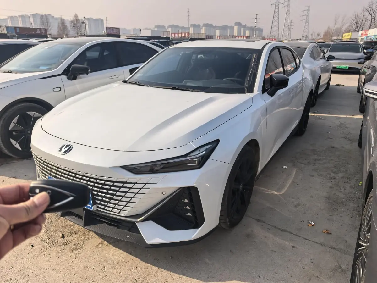 2023 ChangAn UNI-V 1.5T 188HP L4 7DCT
