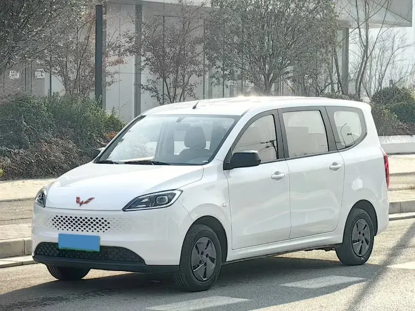 2025 WuLing HongGuang New Energy REEV 99HP REEV