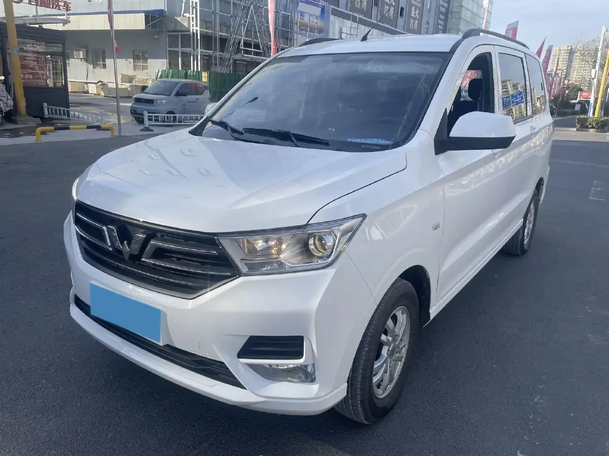 2019 WuLing HongGuang 1.5L 99HP L4 6MT