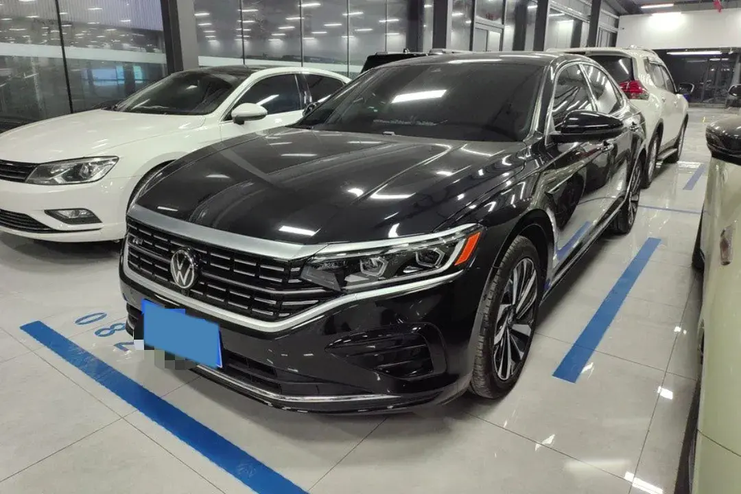 2023 Volkswagen Passat 2.0T 186HP L4 7DCT