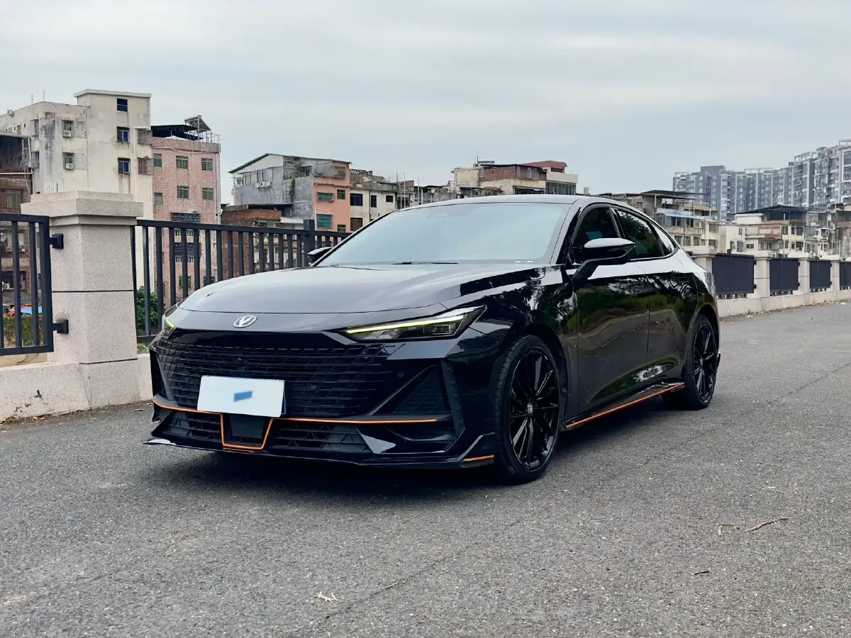 2023 ChangAn UNI-V 1.5T 188HP L4 7DCT