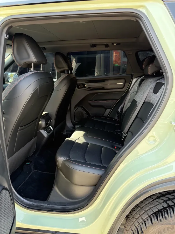 2025 Geely Cowboy 1.5T 181HP L4 7DCT,autocango,china used car exporter,china ev exporter,chinese used car exporter,chinese used ev exporter