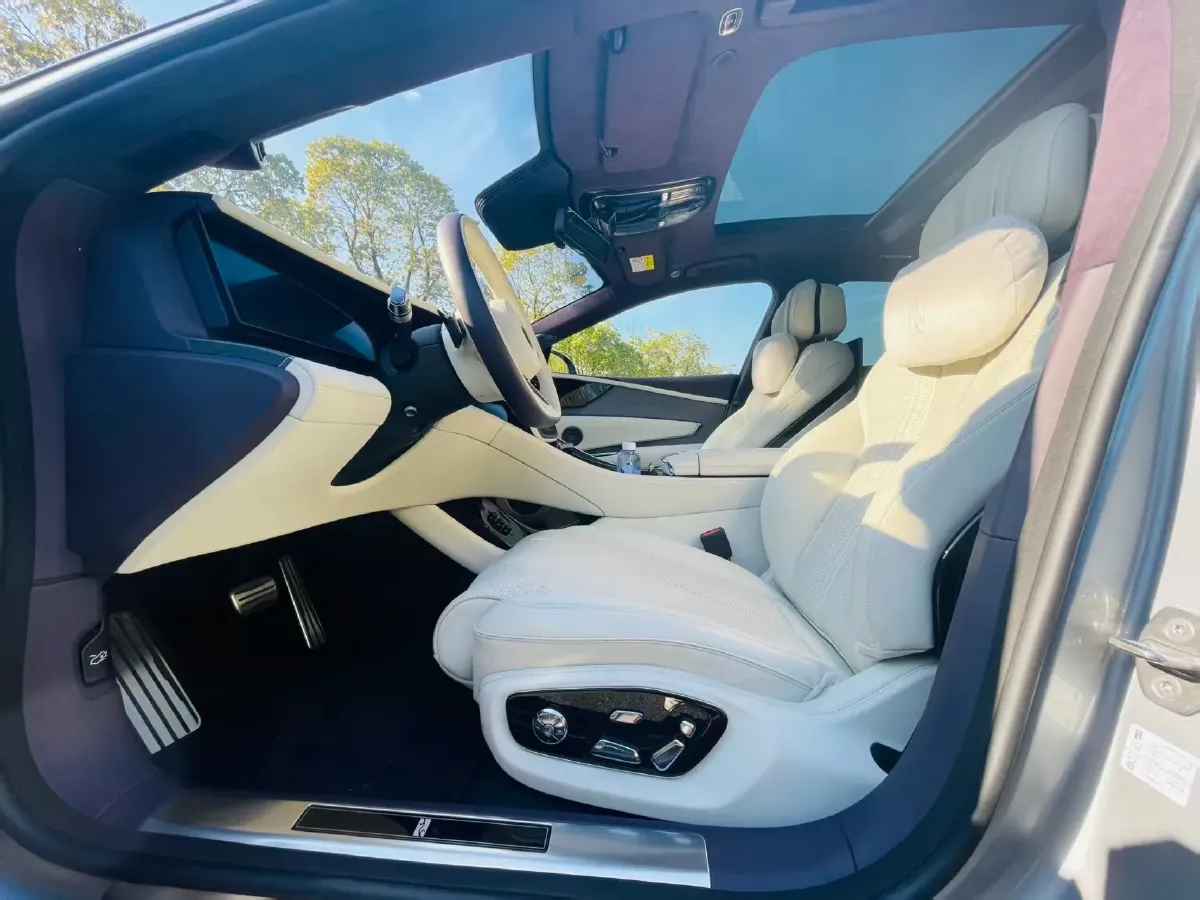 2025 YangWang U7 BEV 135.5KWH,autocango,china used car exporter,china ev exporter,chinese used car exporter,chinese used ev exporter