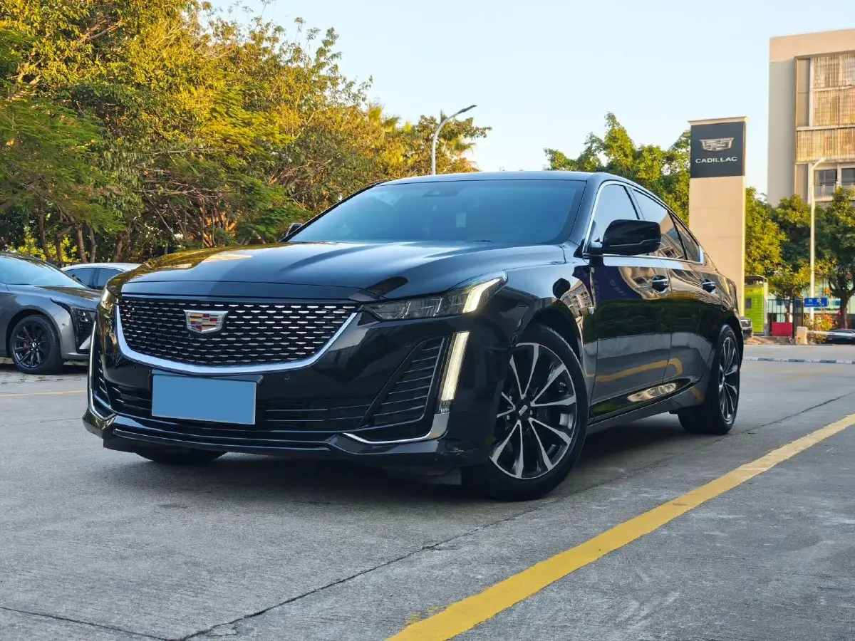 2022 Cadillac CT5 2.0T 237HP L4 10AT