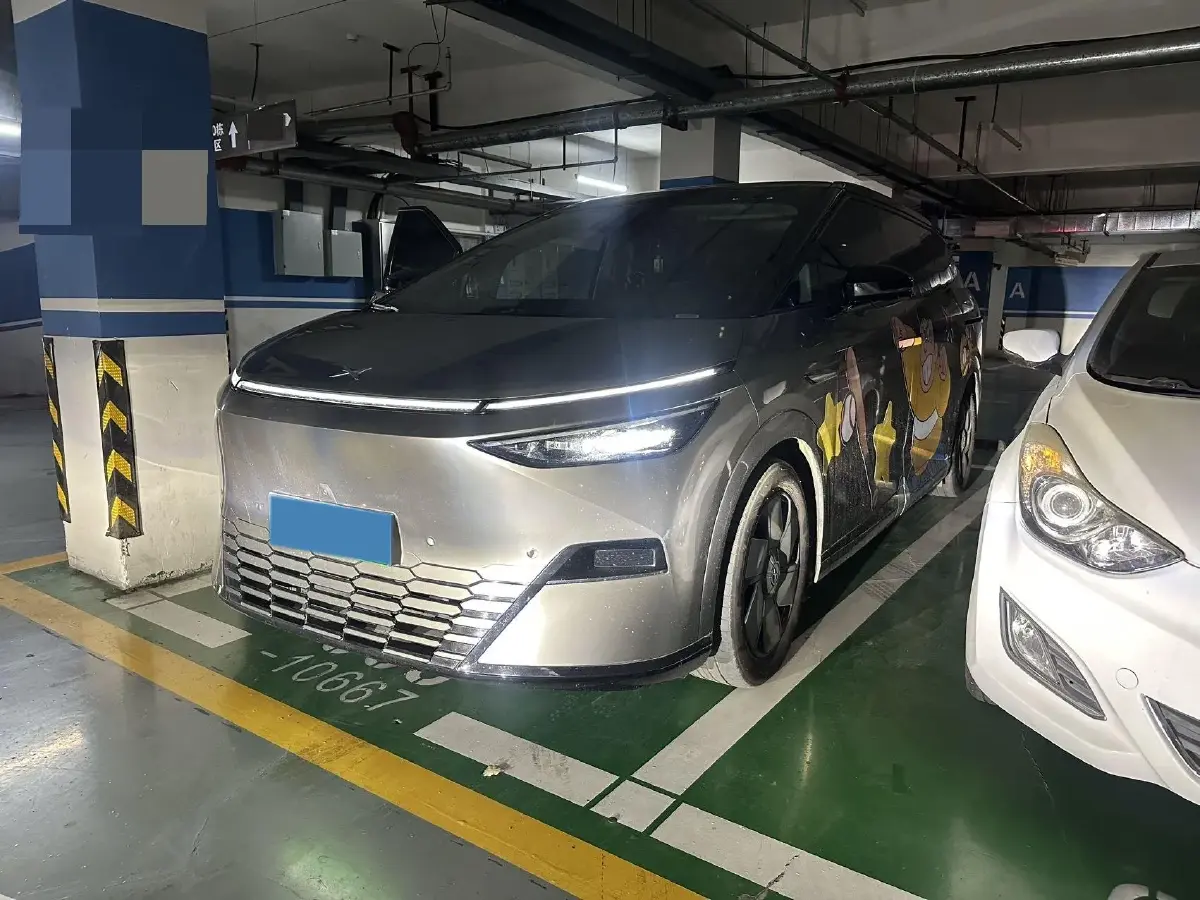 2024 Xpeng X9 BEV 84.5KWH