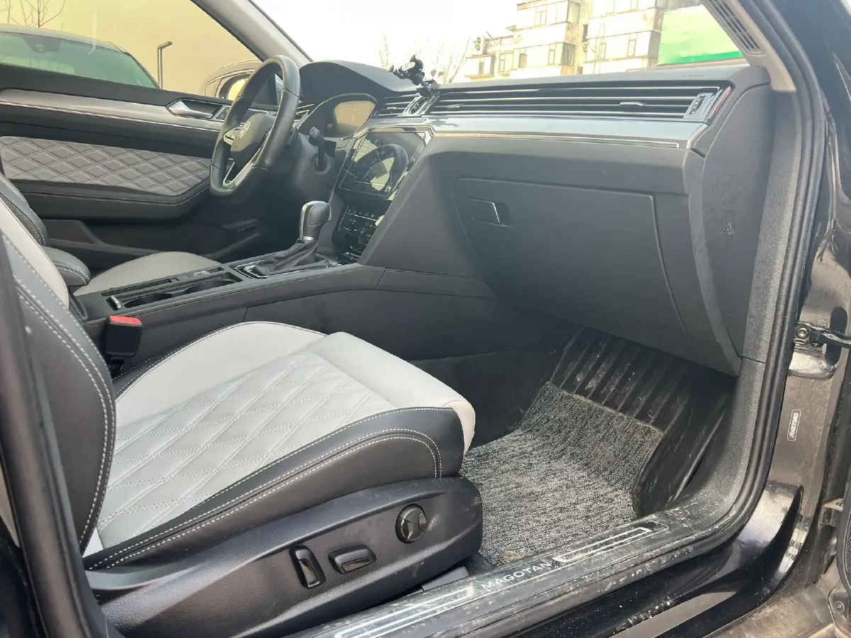 2023 Volkswagen Magotan 2.0T 186HP L4 7DCT,autocango,china used car exporter,china ev exporter,chinese used car exporter,chinese used ev exporter