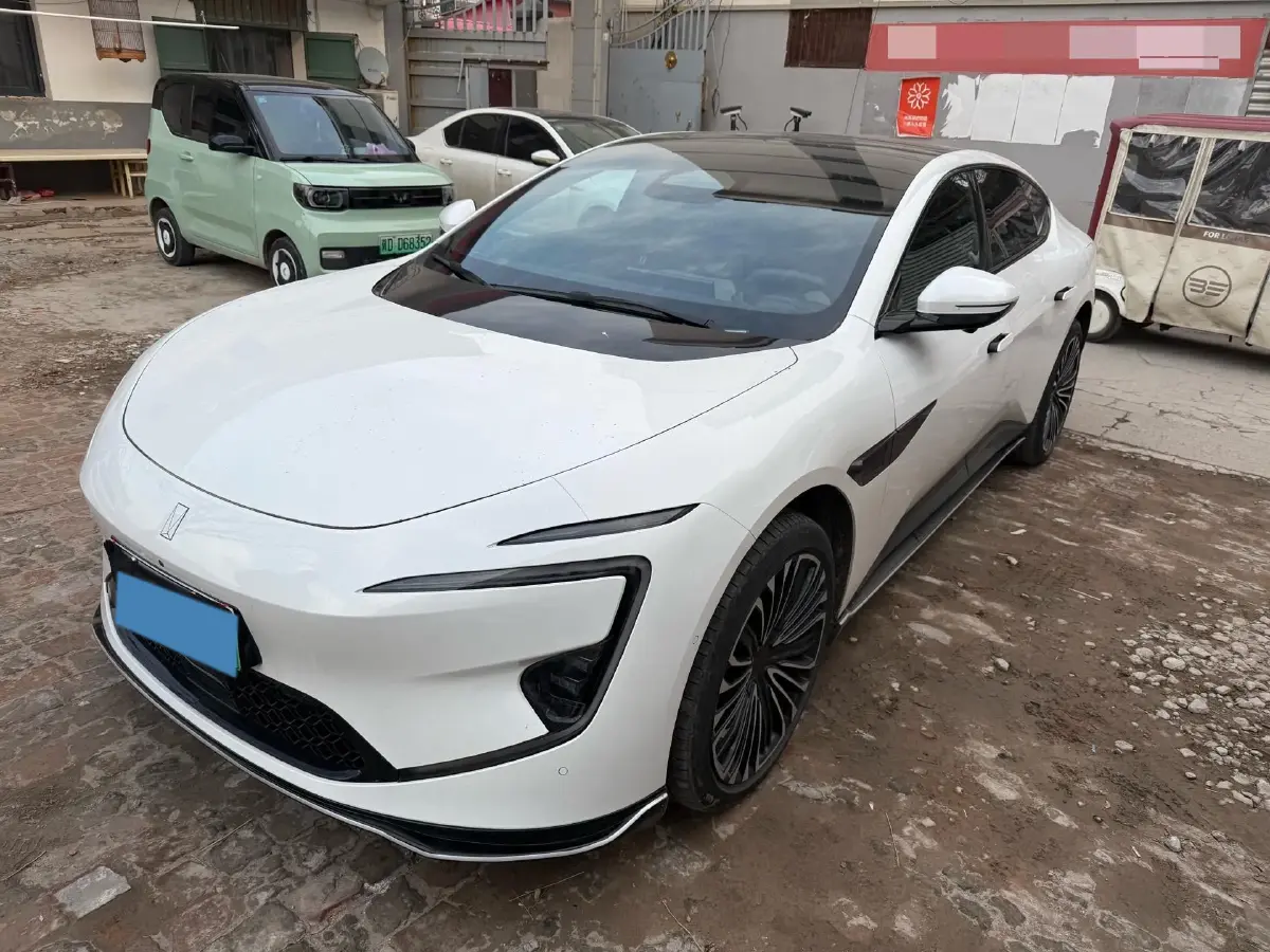 2025 Avatr 12 1.5T 156HP L4 REEV 39.05KWH