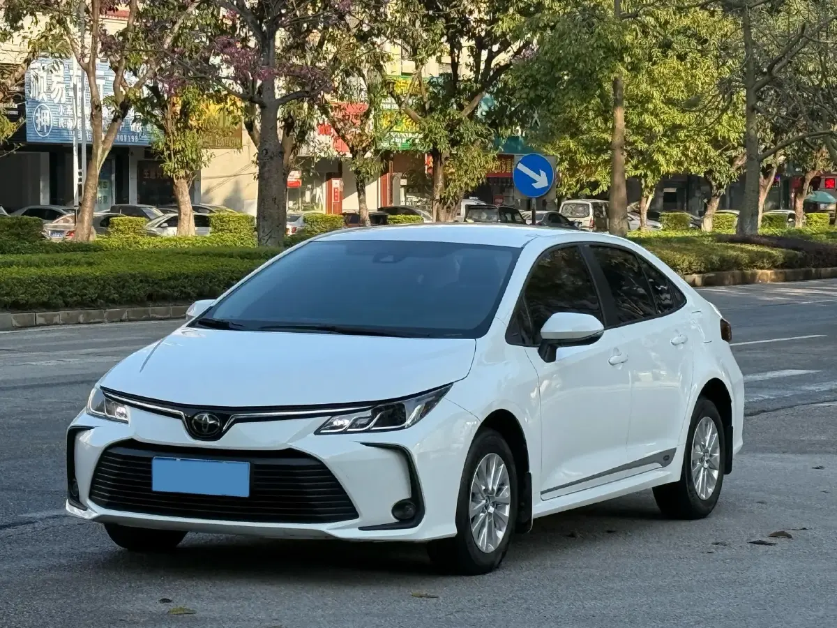 2021 Toyota Corolla 1.2T 116HP L4 CVT