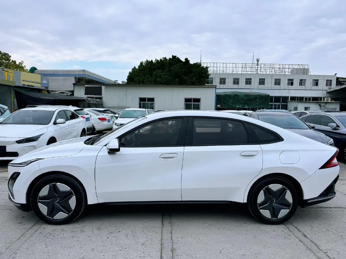 2024 WuLing E5 BEV 54.3KWH,autocango,china used car exporter,china ev exporter,chinese used car exporter,chinese used ev exporter