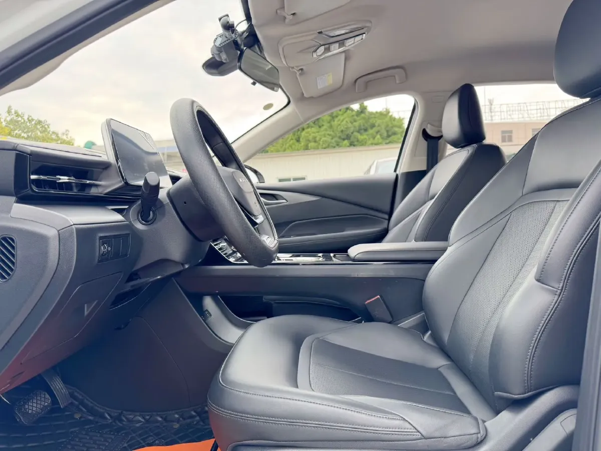 2024 WuLing E5 BEV 54.3KWH,autocango,china used car exporter,china ev exporter,chinese used car exporter,chinese used ev exporter