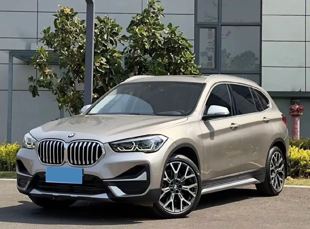 2022 BMW X1 2.0T 192HP L4 8AT