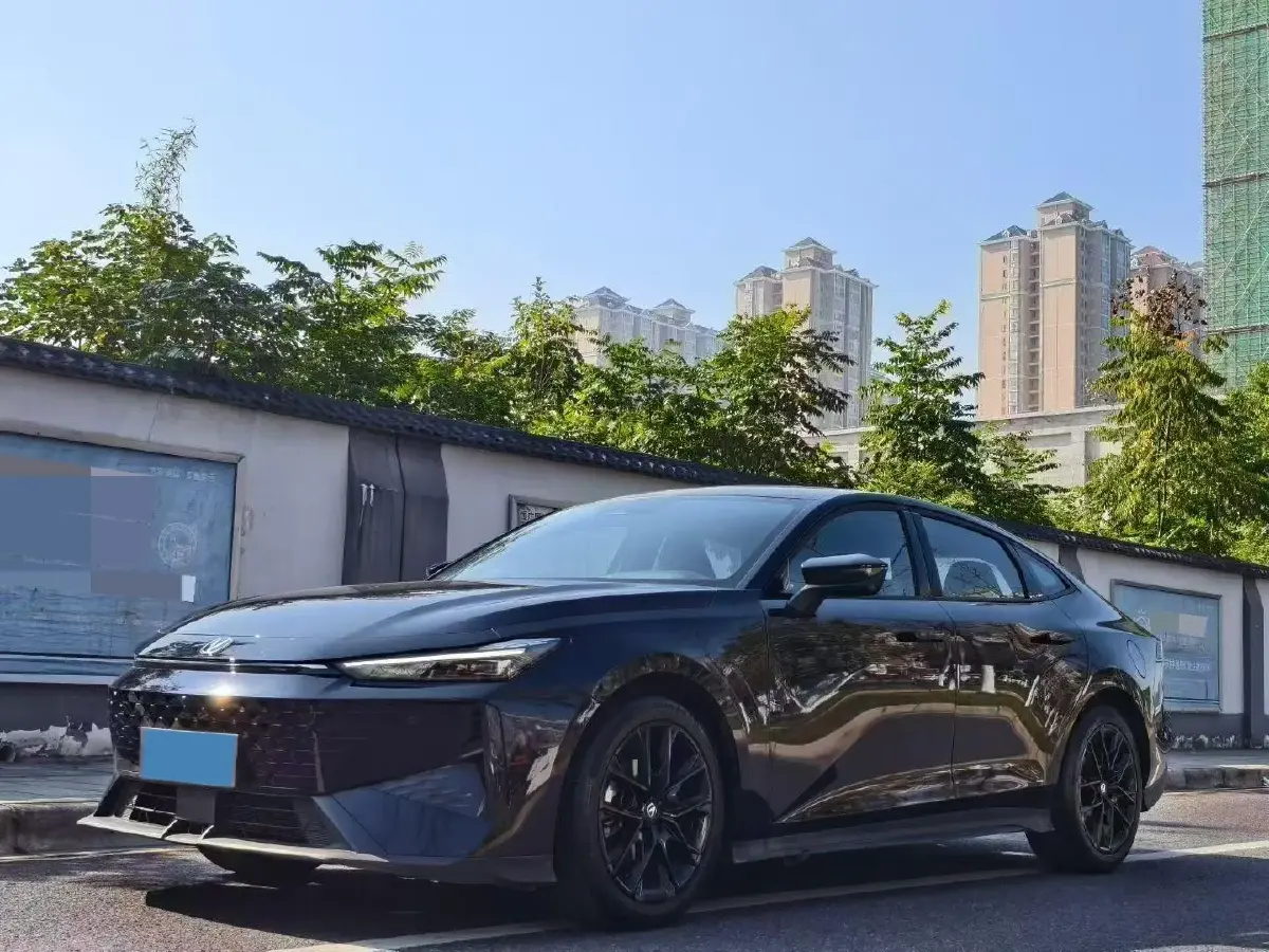 2024 ChangAn UNI-V 1.5T 188HP L4 7DCT