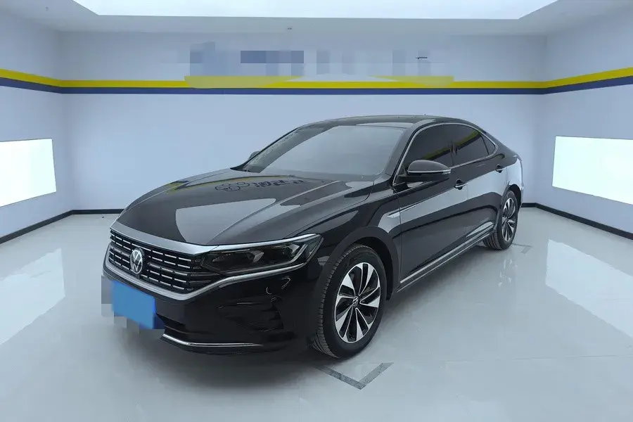2023 Volkswagen Passat 2.0T 186HP L4 7DCT