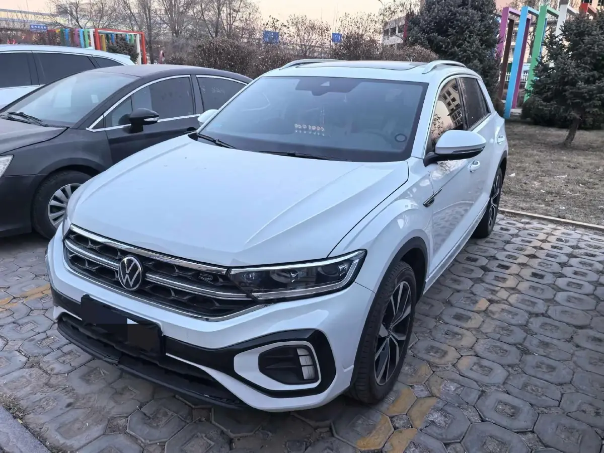 2025 Volkswagen T-Roc 1.5T 160HP L4 7DCT