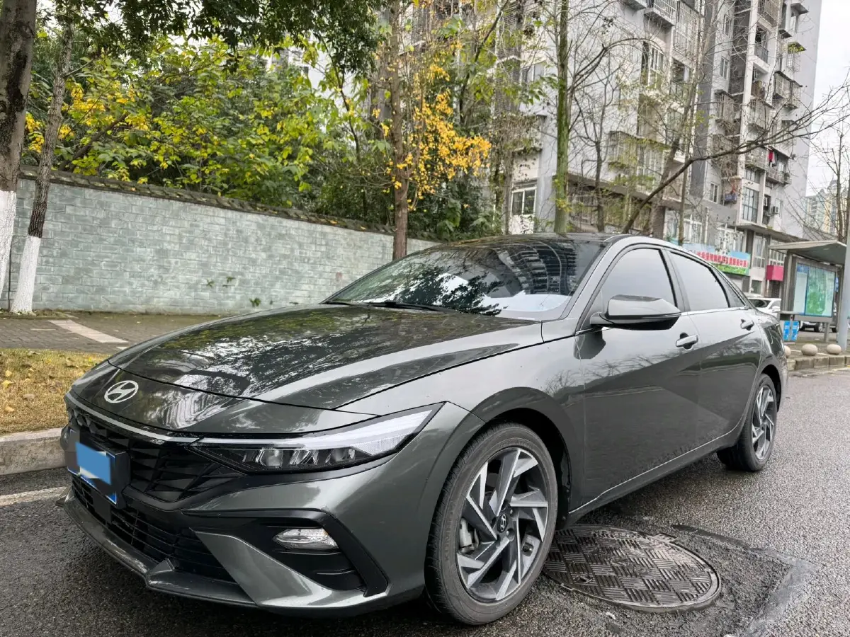 2022 Hyundai Elantra 1.5L 115HP L4 CVT