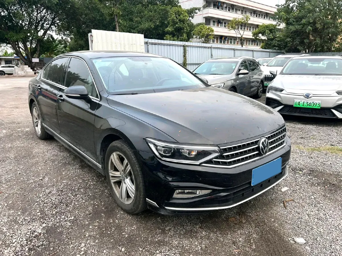 2025 Volkswagen Magotan 1.4T 150HP L4 7DCT,autocango,china used car exporter,china ev exporter,chinese used car exporter,chinese used ev exporter