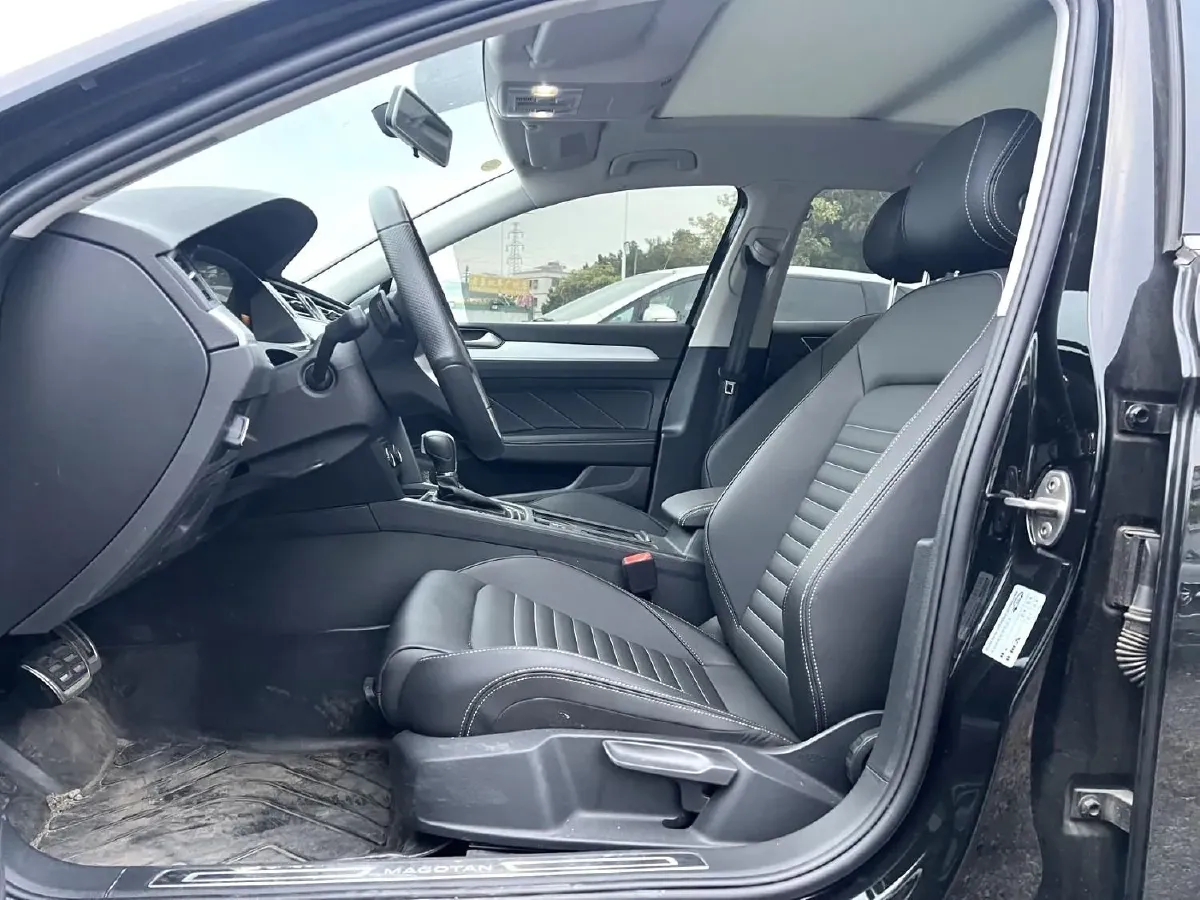 2025 Volkswagen Magotan 1.4T 150HP L4 7DCT,autocango,china used car exporter,china ev exporter,chinese used car exporter,chinese used ev exporter