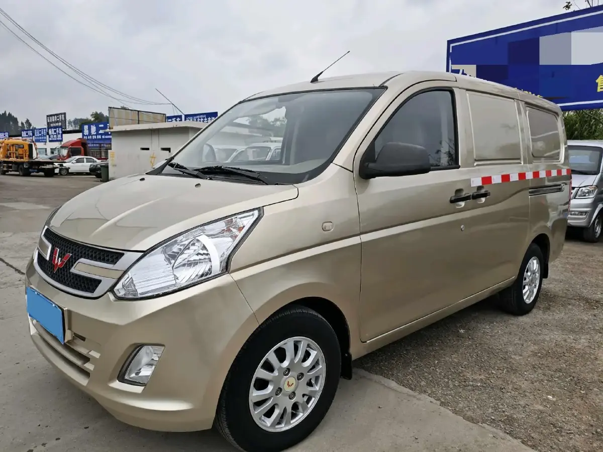 2019 WuLing RongGuang V 1.5L 99HP L4 6MT