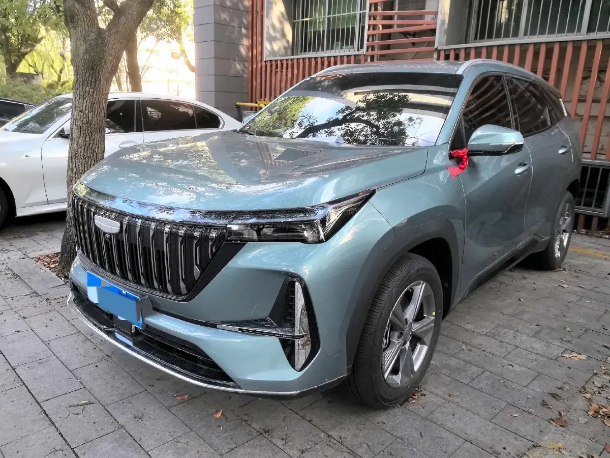 2025 Geely StarRay 1.5T 181HP L4 7DCT