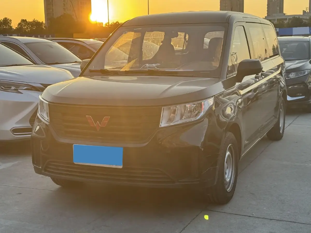 2022 WuLing ZhengChen 2.0L 136HP L4 6MT