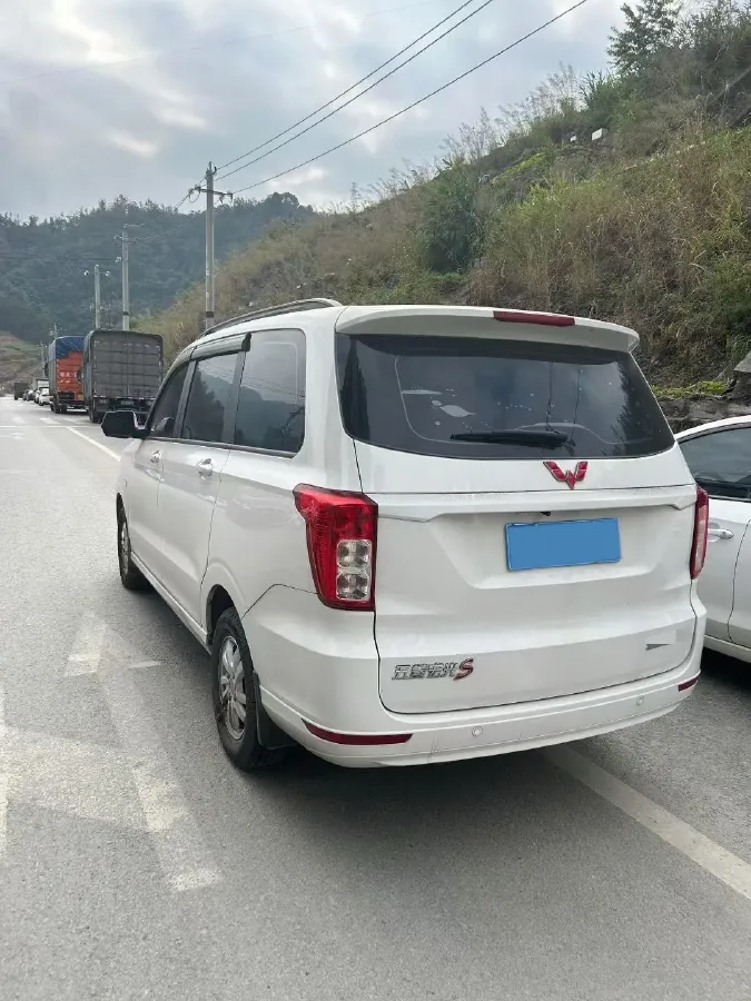2019 WuLing HongGuang 1.5L 99HP L4 6MT,autocango,china used car exporter,china ev exporter,chinese used car exporter,chinese used ev exporter