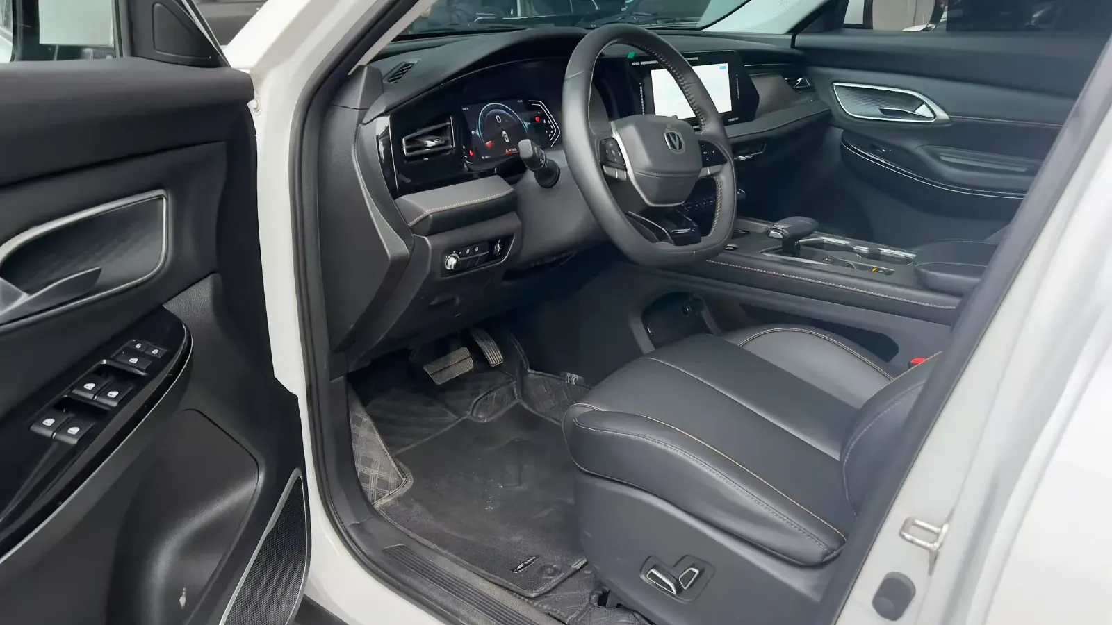 2024 ChangAn X7 PLUS 1.5T 188HP L4 7DCT,autocango,china used car exporter,china ev exporter,chinese used car exporter,chinese used ev exporter