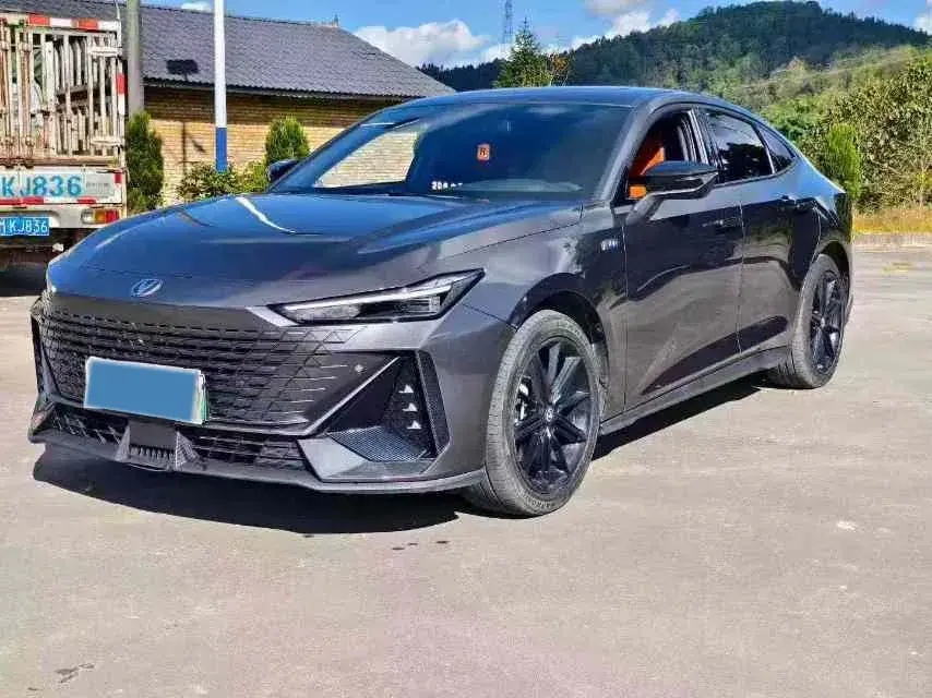 2022 ChangAn UNI-V 1.5T 188HP L4 7DCT