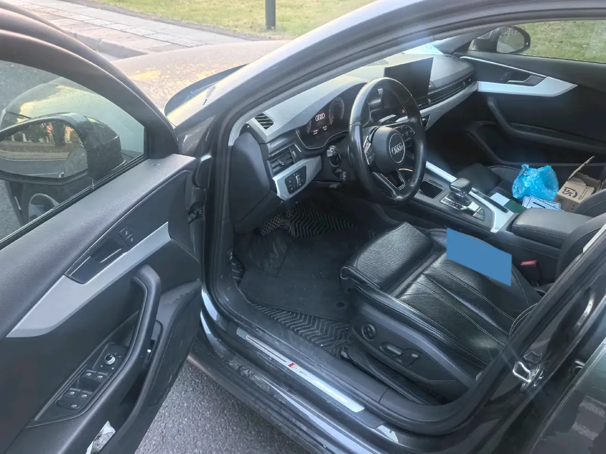 2022 Audi A4L 2.0T 190HP L4 7DCT,autocango,china used car exporter,china ev exporter,chinese used car exporter,chinese used ev exporter