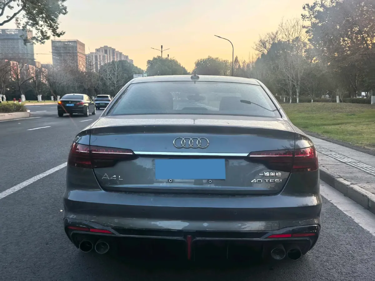 2022 Audi A4L 2.0T 190HP L4 7DCT,autocango,china used car exporter,china ev exporter,chinese used car exporter,chinese used ev exporter