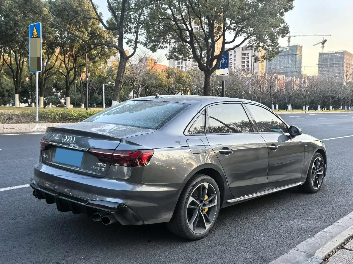 2022 Audi A4L 2.0T 190HP L4 7DCT,autocango,china used car exporter,china ev exporter,chinese used car exporter,chinese used ev exporter