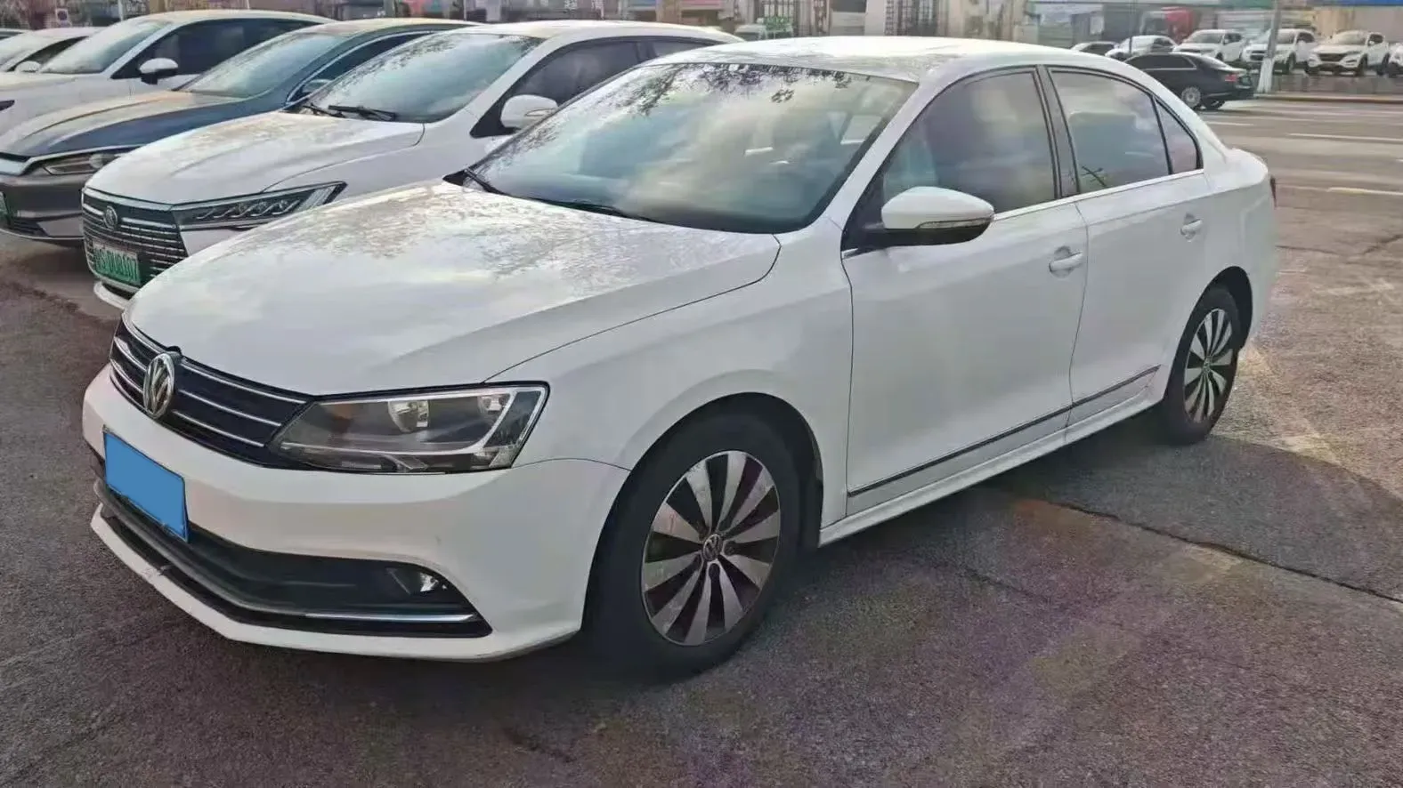 2018 JinBei Grace 2.4L 156HP L4 5MT,autocango,china used car exporter,china ev exporter,chinese used car exporter,chinese used ev exporter