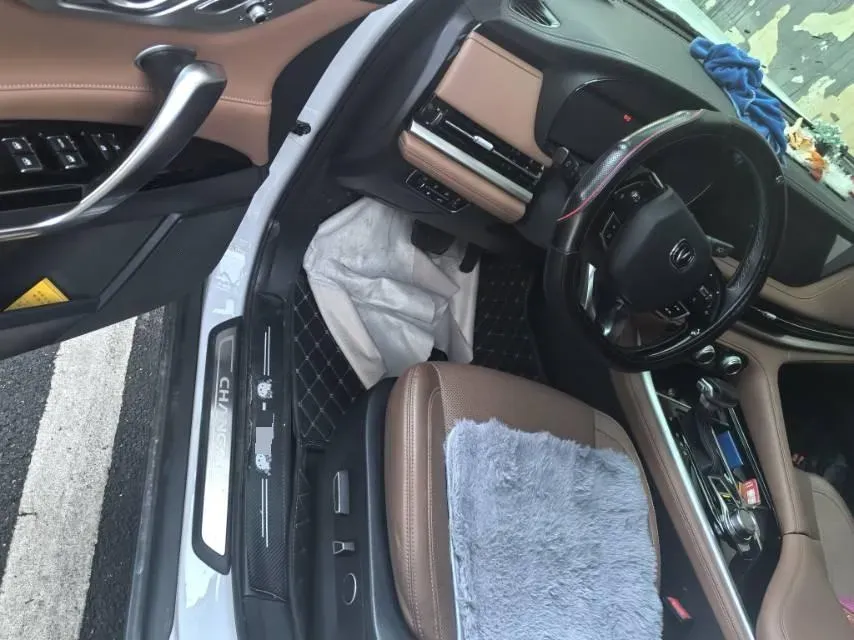 2021 ChangAn CS95 2.0T 233HP L4 6AT,autocango,china used car exporter,china ev exporter,chinese used car exporter,chinese used ev exporter