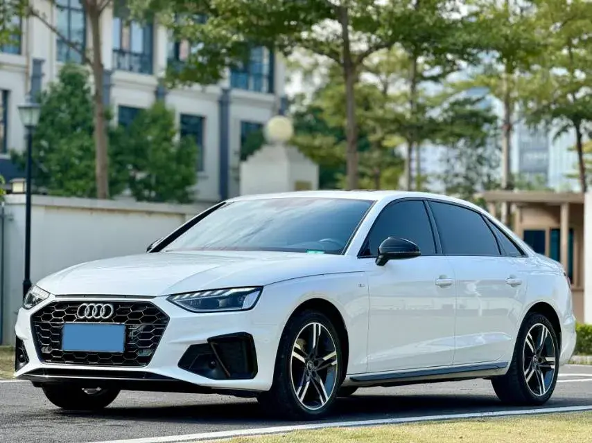 2022 Audi A4L 2.0T 190HP L4 7DCT