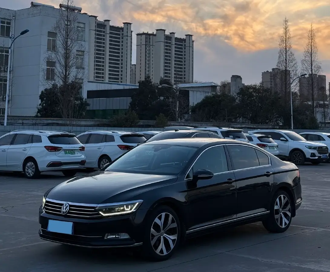 2018 Volkswagen Magotan 2.0T 220HP L4 7DCT