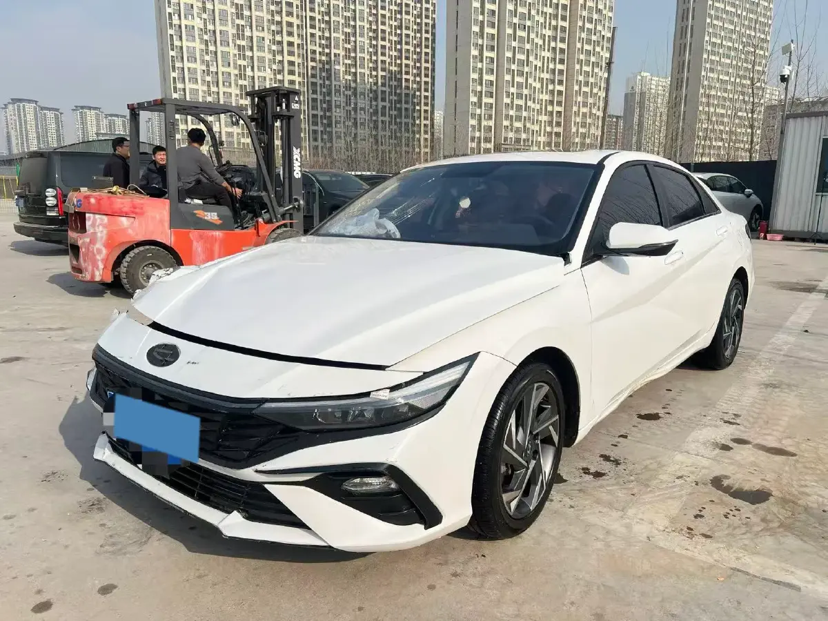 2023 Hyundai Elantra 1.5L 115HP L4 CVT