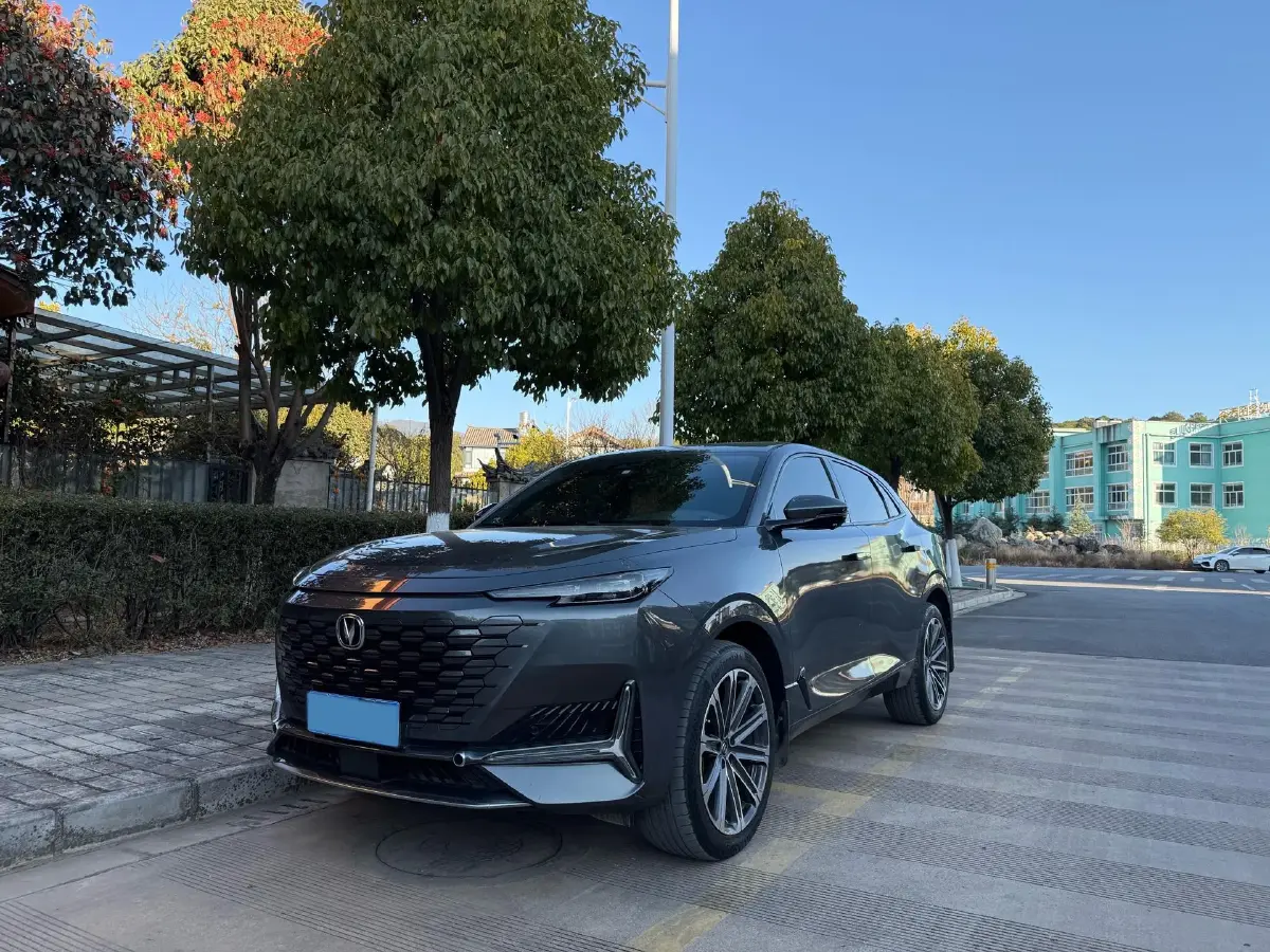 2021 ChangAn UNI-K 2.0T 233HP L4 8AT