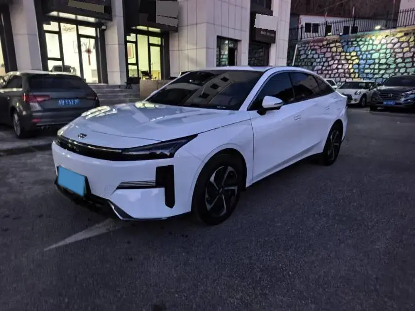 2023 Geely Galaxy L6 1.5T 163HP L4 3DHT PHEV
