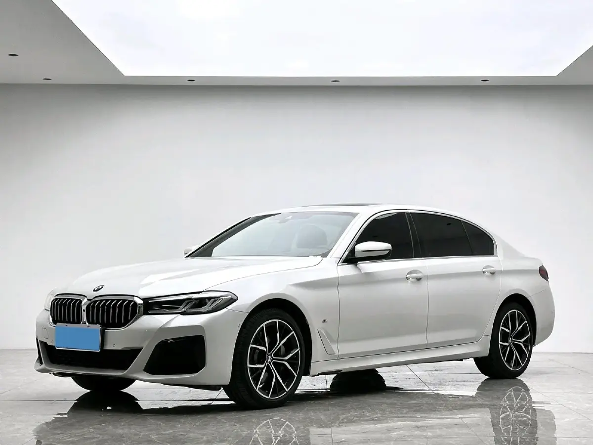 2023 BMW 5 Series 2.0T 245HP L4 8AT