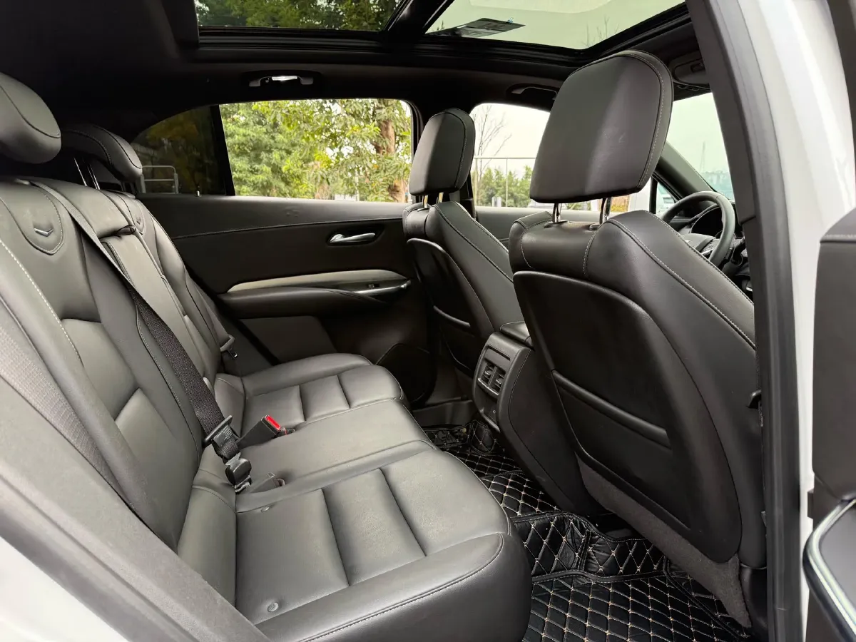 2021 Cadillac XT4 2.0T 237HP L4 9AT,autocango,china used car exporter,china ev exporter,chinese used car exporter,chinese used ev exporter