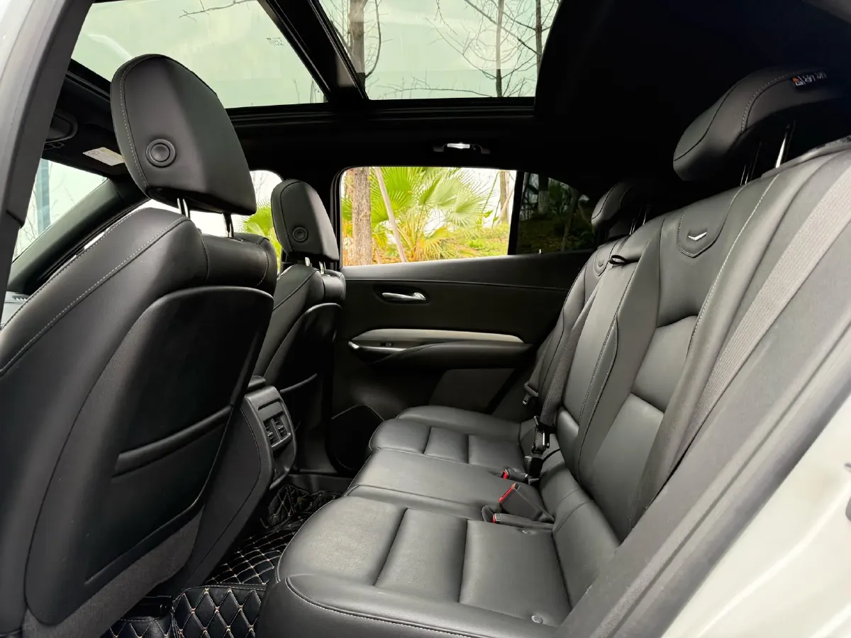 2021 Cadillac XT4 2.0T 237HP L4 9AT,autocango,china used car exporter,china ev exporter,chinese used car exporter,chinese used ev exporter